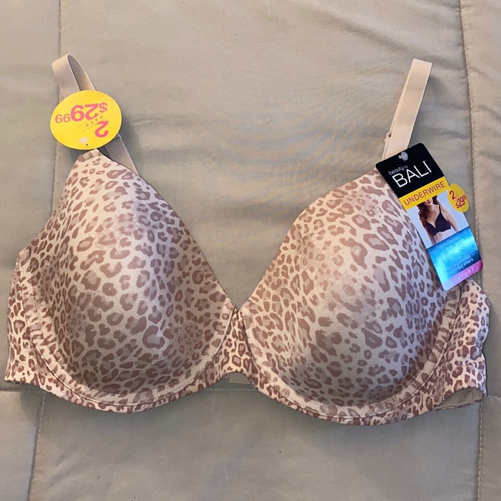 🌟NWT Bali underwire T-Shirt Bra